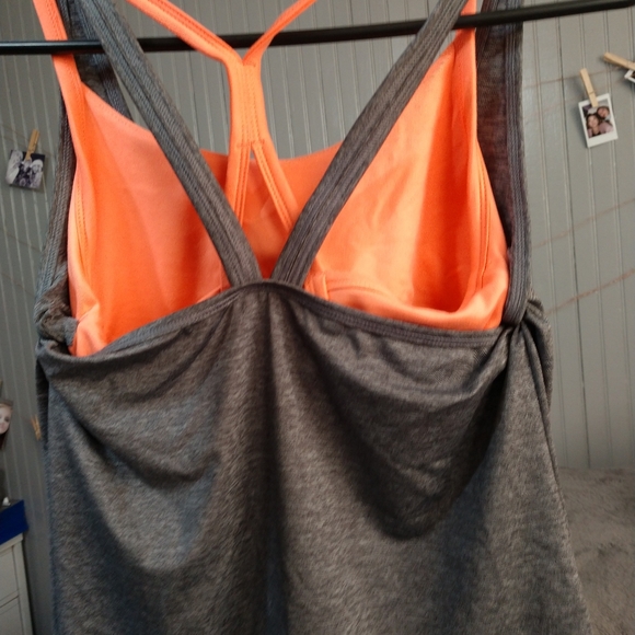 Tank top with built in sports bra - Picture 2 of 3